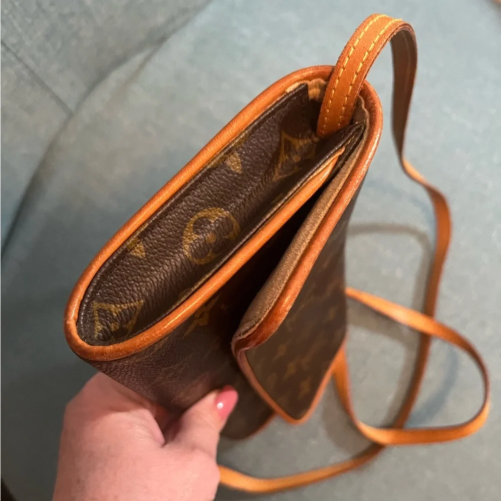 Louis Vuitton Two Way Pochette GM Crossbody Clutch Shoulder Bag, LV Monogram - Picture 8 of 11